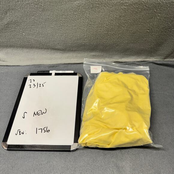 Disney Winnie the Pooh Shirt Womens Small Yellow Embroidered Button Up NEW - Picture 11 of 11